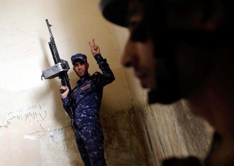 تصاویر | نبرد نیروهای عراقی‌ برای بیرون کردن داعشی‌ها از موصل